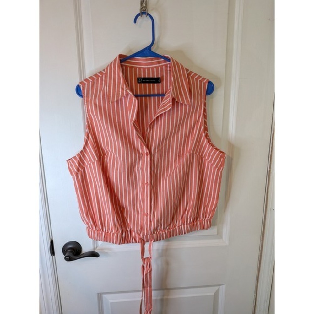 New York & Company Coral White Striped Sleeveless Tie Front Crop Top‎ Plus 1X